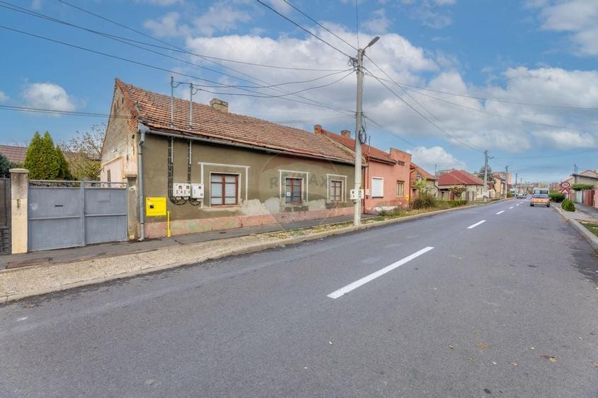 Casa cu teren 454 mp - oportunitate in Bujac - 2