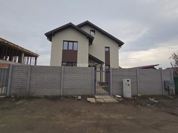 Vila individuala-4camere -2bai-pod -incalzire pardoseala-5min mers pe jos de STV