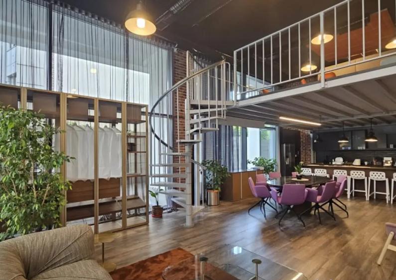 Spatiu Comercial -Piata 1 Mai - 17