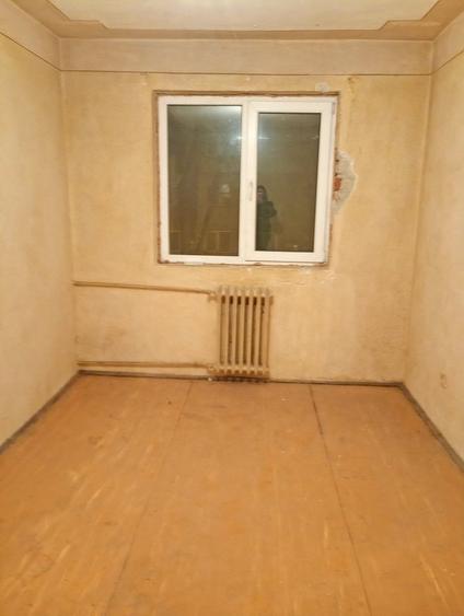 Apartament de vanzare - Turnu Magurele, cartier Catanga bloc H5,et 2 - 3