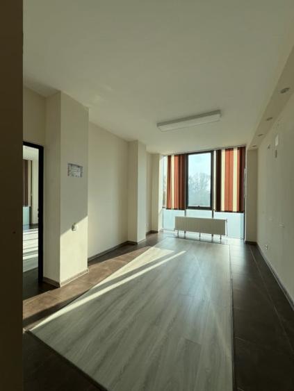 Spatiu comercial\birouri in cladire noua - 3