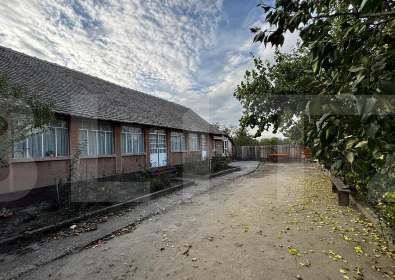 Casa 4 camere cu teren de 3892 mp - 5