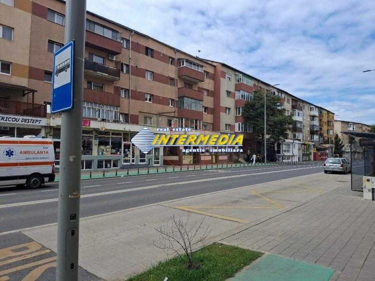 Spatiu comercial 30 mp Alba Iulia Cetate cu vad pietonal intens finisat - 1