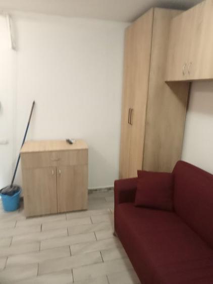 Garsonieră decomandată în Central
