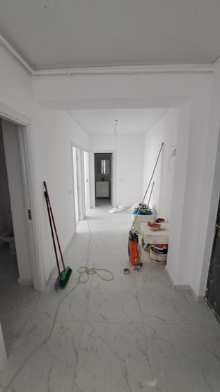 APARTAMENT 3 CAMERE DECOMANDAT BLOC NOU-  PRET PROMOTIONAL - BLOC SUPERB - 40