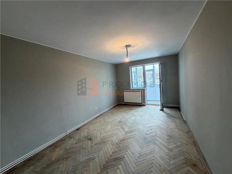 Apartament 3 camere cf 1 decomandat Zona Micro 14 - 5