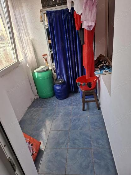 Vand apartament 4 camere cartier Crangasi an bloc 1982 - 2