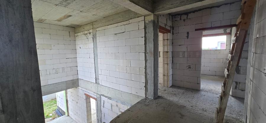 Valu lui Traian - casa P + 1, 6 camere, 336 mp s.u., 450 mp teren - 22