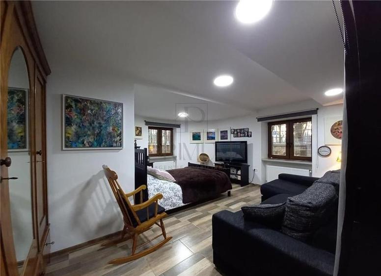 CENTRAL - 3 CAM - DECOMANDAT - 2BAI - RENOVAT - ZONA DEOSEBITA- - 4