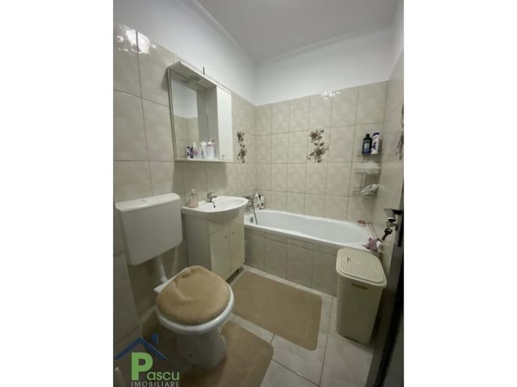 GIURGIULUI, str. Zetarilor, bloc 2018, cf. I, 38 mpu, centrala proprie - 5