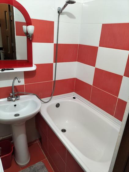 DE INCHIRIAT- Apartament cu 2 camere - 5