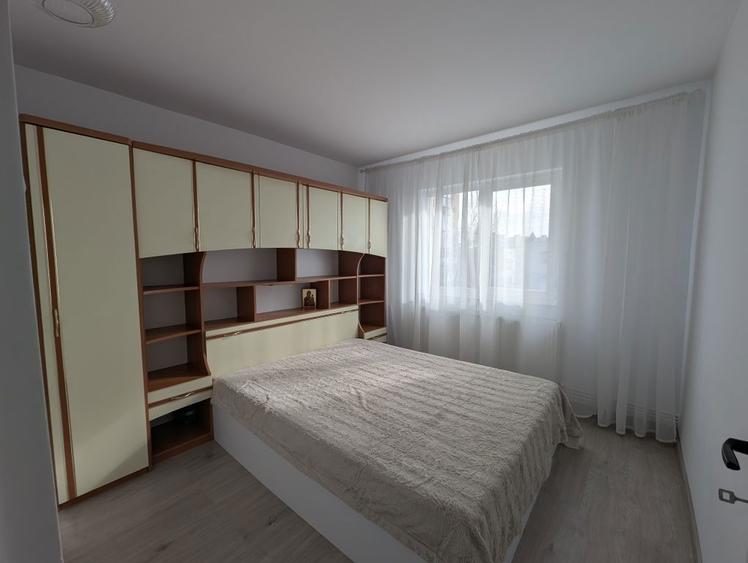 Inchiriez apartament 3 camere - 7