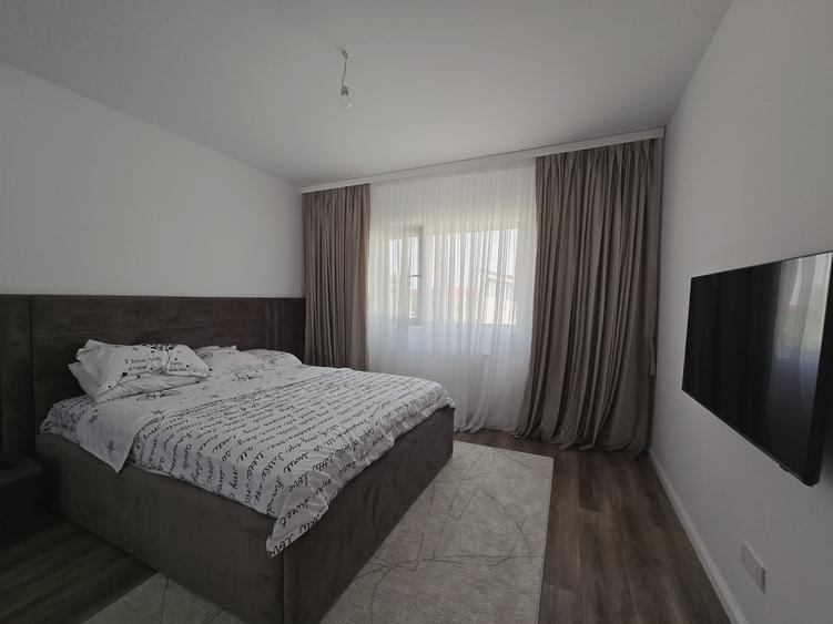 Duplex cu perete dublu- 4 camere - 2 bai - apa curenta - canalizare - pod - 7