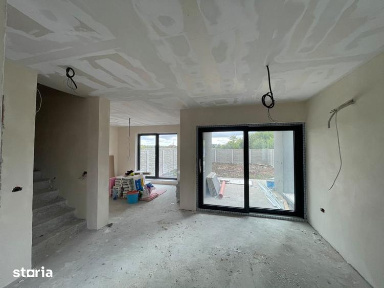 Casă cu Teren 275 Mp în Ghiroda