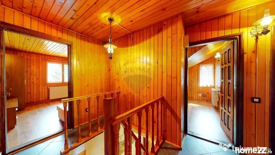 Casă cu 7 camere cu Teren 286 Mp în Platoul Izvor