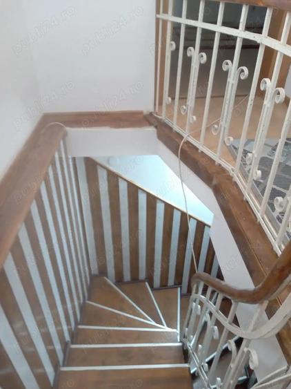 Casă individuală cu 5 camere cu Teren 220 Mp în Barbu Văcărescu