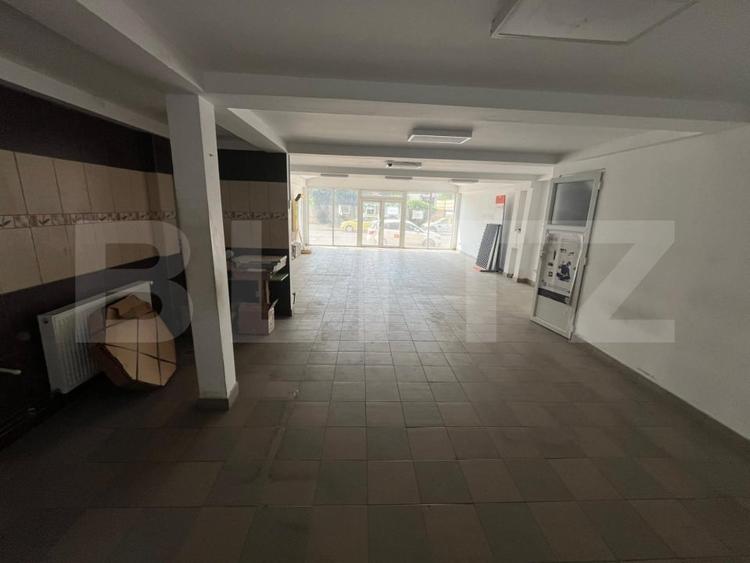 Spațiu comercial, de 160 mp, în Micro 11