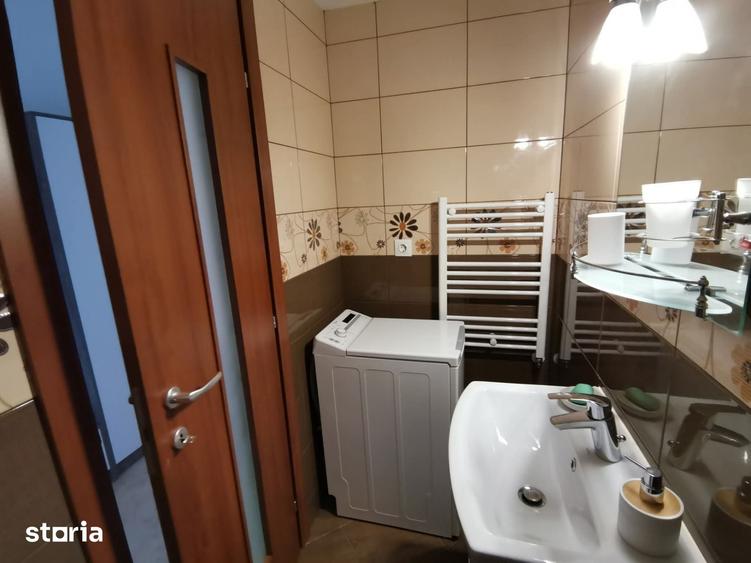 Apartament cu 3 camere semidecomandat în Prelungirea Ghencea