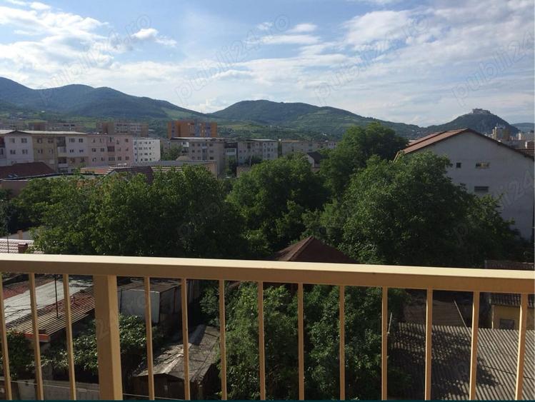 Garsonieră decomandată în Central
