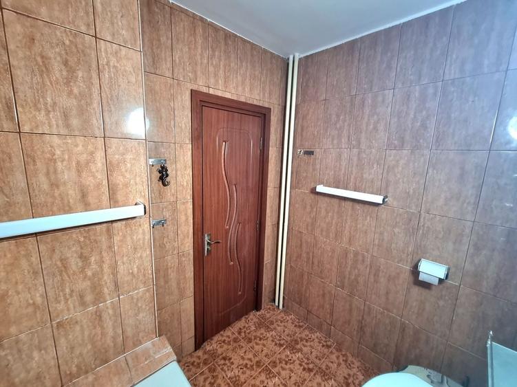 Apartament cu 2 camere semidecomandat, mobilat în Girocului