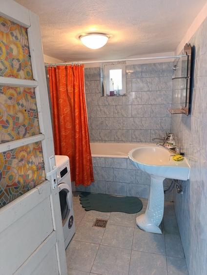 Casă cu 4 camere în Remetea Mare