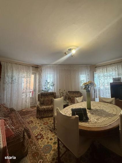 Apartament cu 2 camere decomandat în Far