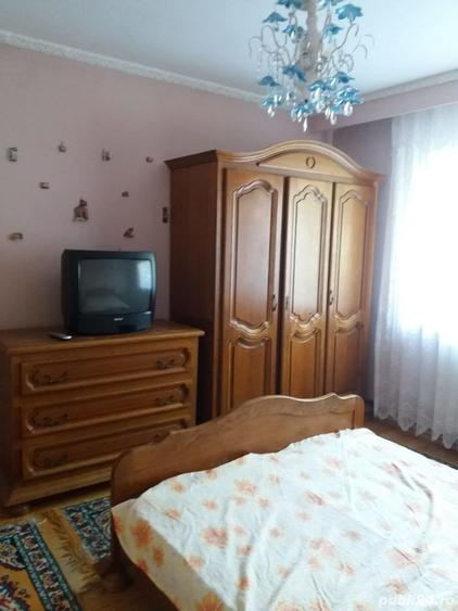 Apartament cu 3 camere decomandat în Eremia