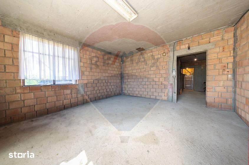 Casă cu 4 camere cu Teren 600 Mp în Cristian