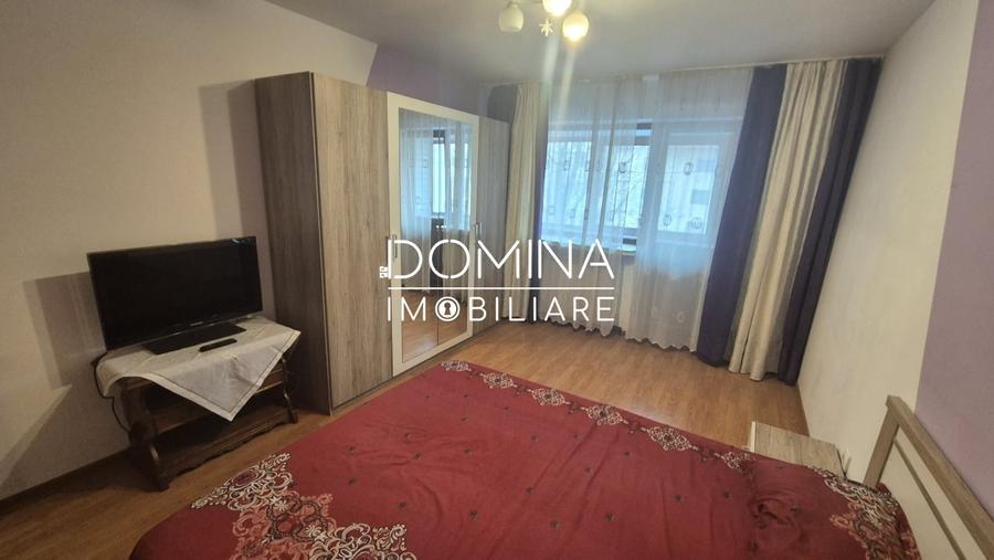 Apartament cu 3 camere semidecomandat, mobilat în Central