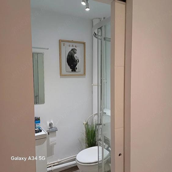 Apartament cu 3 camere semidecomandat în Central