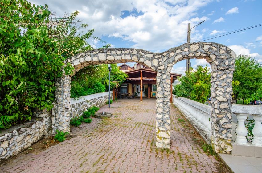 Hotel/Pensiune, de 695 mp, în Lipova