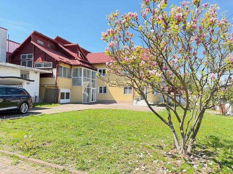 Casă cu 10 camere cu Teren 1200 Mp în Central