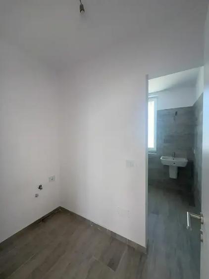 Casa De Vanzare 4 Camere | Finalizata | Curte Parcarea | Bariera - 11