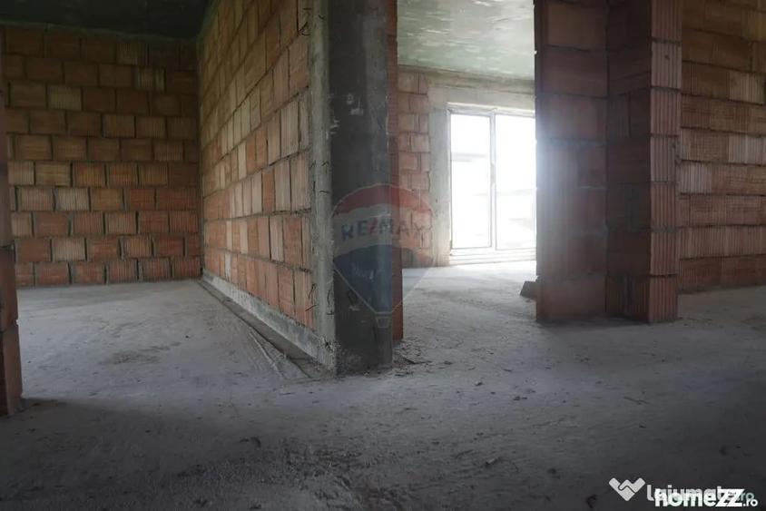 CASA CUPLATA DE VANZARE la rosu sau la semifinisat in ... - 4