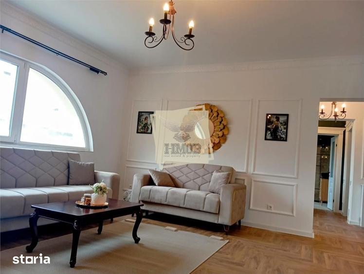 Casă cu 5 camere cu Teren 800 Mp în Sadu