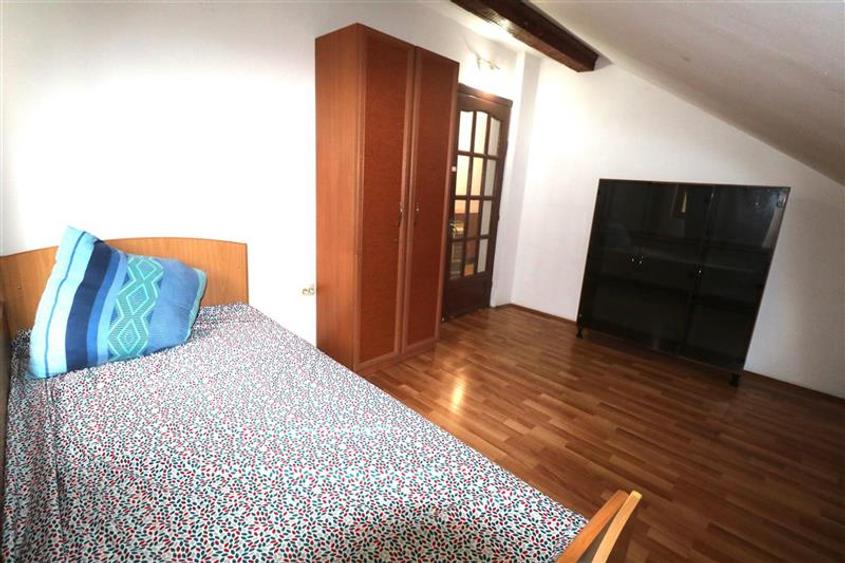 Apartament cu 2 camere nedecomandat în Aradului
