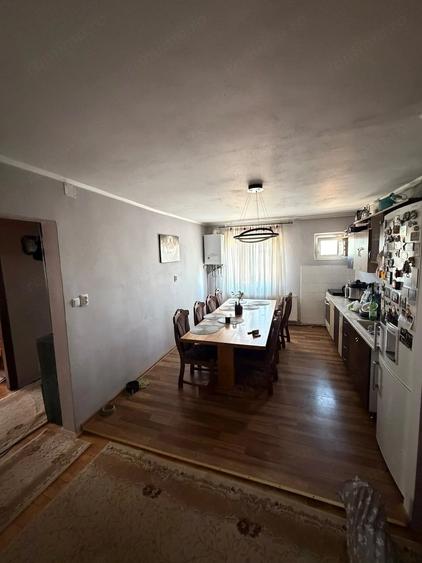 Apartament spa?ios cu 4 camere Marghita, zona centrala - 7