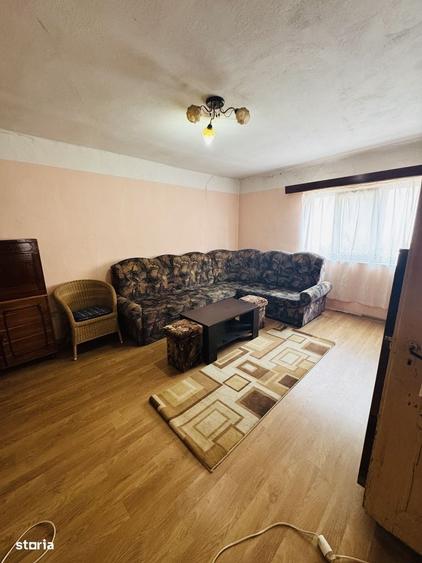 Casă cu 3 camere cu Teren 1200 Mp în Central