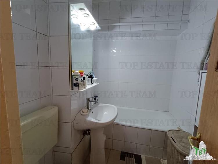 Vanzare apartament 3 camere Ion Mihalache- Piata 1 Mai - 7