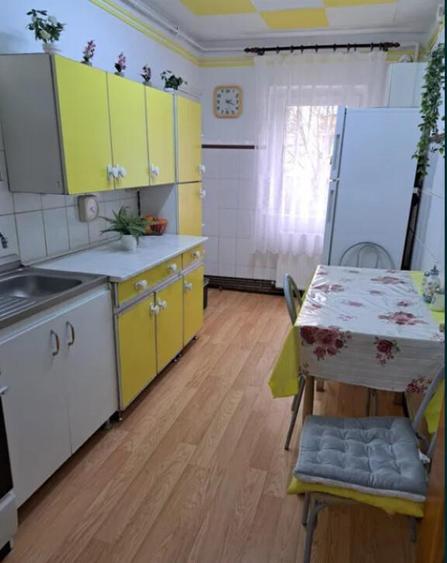 Apartament 2 camere, decomandat - zona Astra - 4