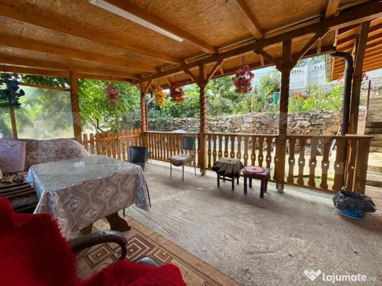 Casa cu 3 camere, 70 mp, in Ghelari - 12