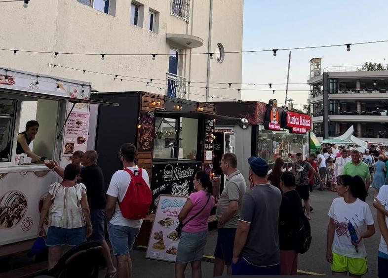 Rulotă Fast Food de TOP – Vad Comercial EXCEPȚIONAL – Sezon 2026 - 1