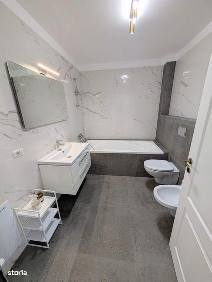 Casa cu curte proprie intr-un qvadruplex modern mobilata complet - 1