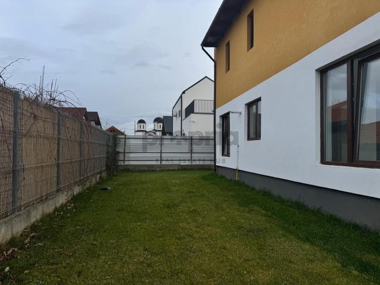 Casa de vanzare | 5 camere • 3 bai • 415 mp teren | Harman - 3