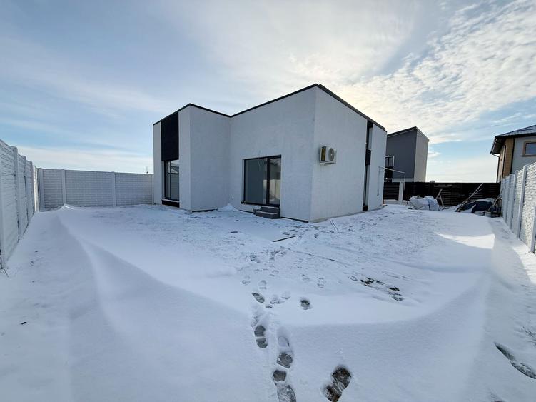 Casa Individuala la intrare in Berceni / 3 Camere / 2 Bai - 2