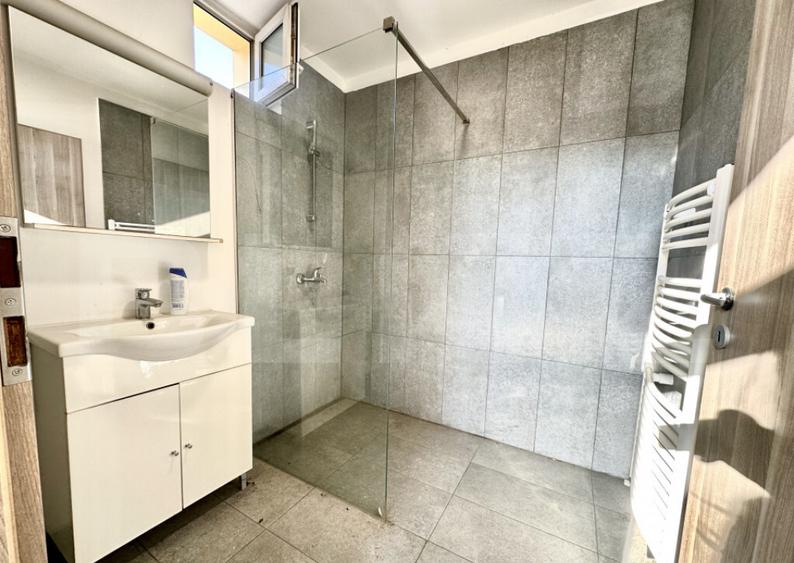 Spatiu de inchiriat, 66 mp, zona Cetate - 7