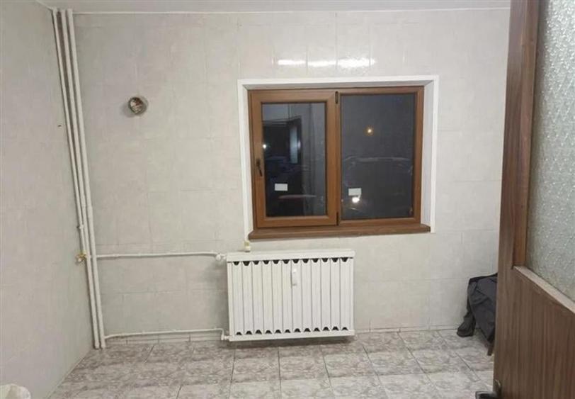 Vanzare Apartament 2 Camere Decomandat Eroii Revolutiei-Padesu - 4