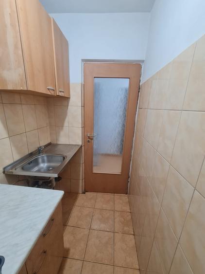 INCHIRIERE Garsoniera Frumoasa, etaj 2, mobilata si utilata ! - 5