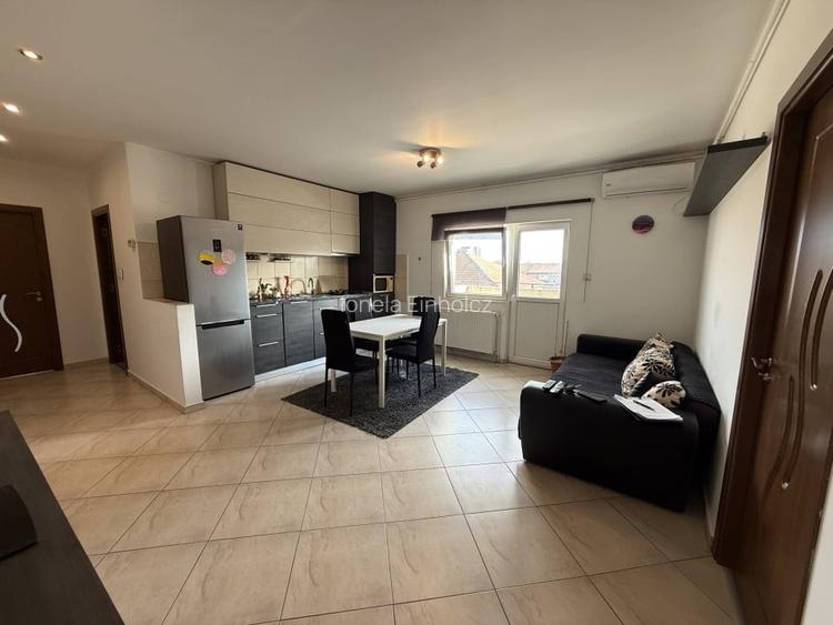 Apartament spatios, 3 camere, 65 mp utili - Soarelui