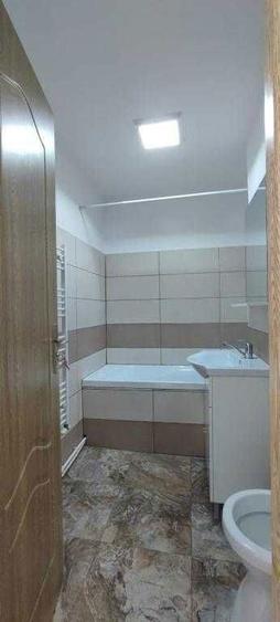 Apartament 3 camere, zona centrala, langa Vama. - 1